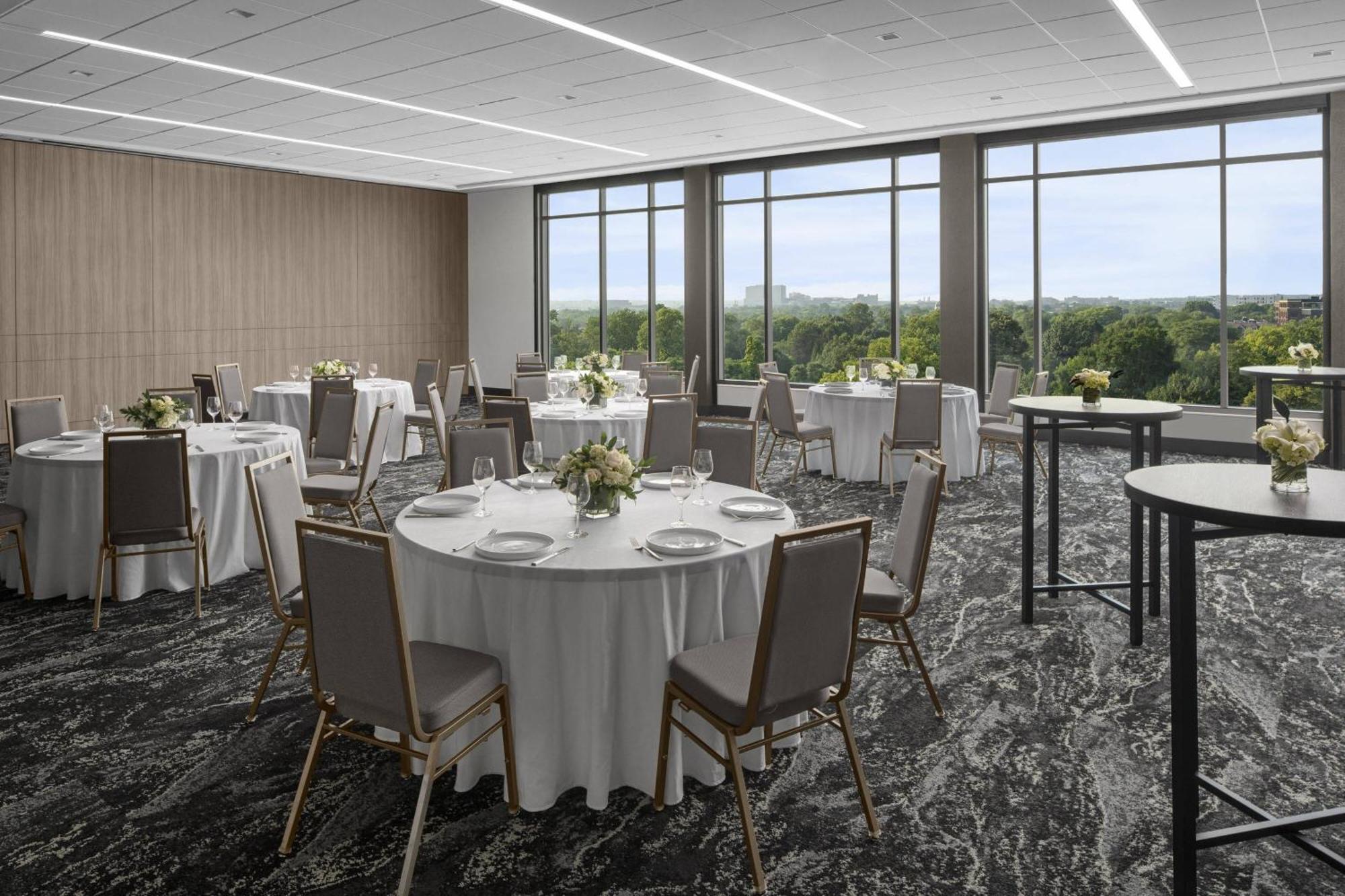 Ac Hotel By Marriott Columbus Downtown Экстерьер фото